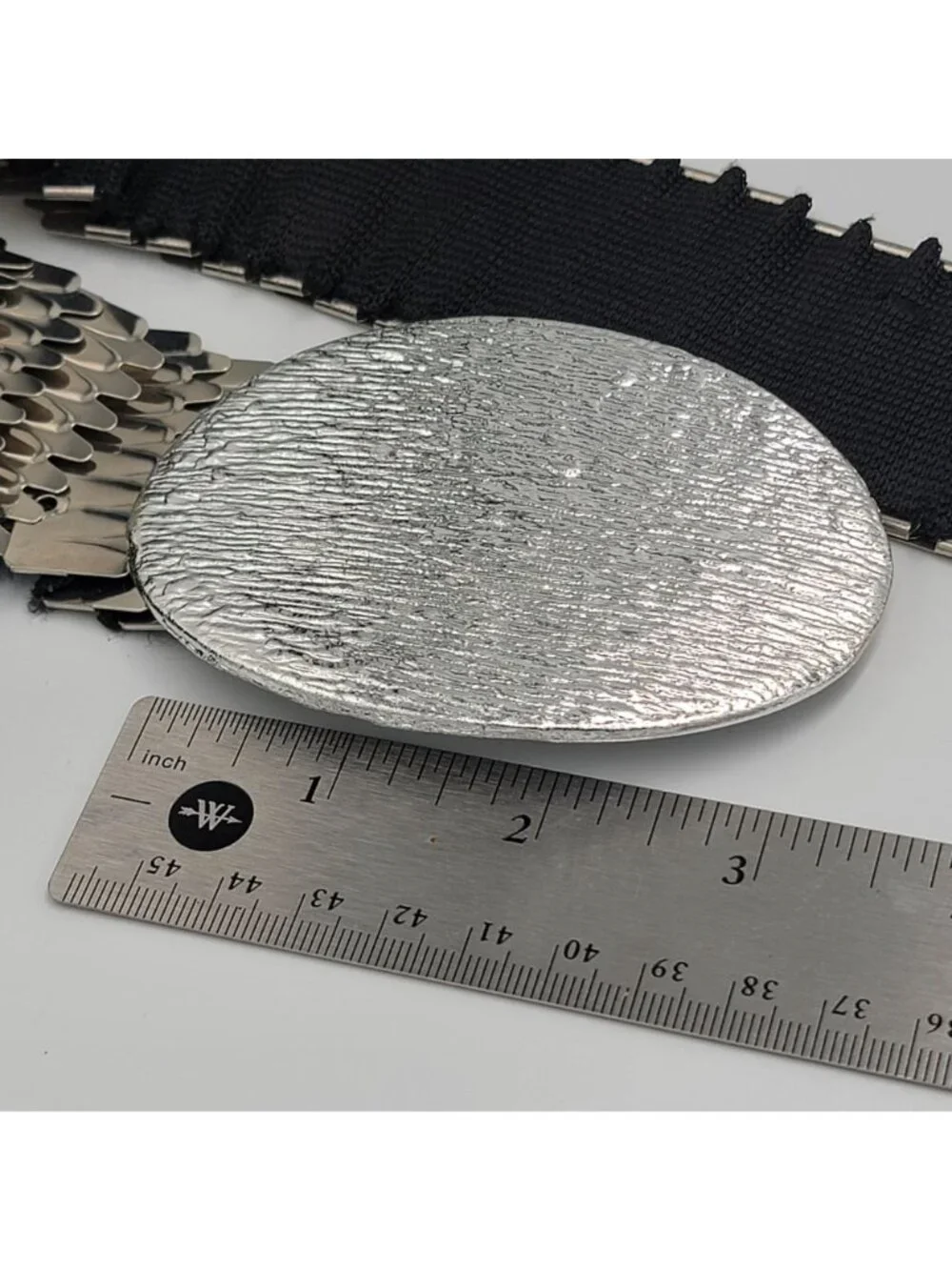 Vintage Silver-Tone Metal Scale Disco/Club Belt With Textured Oval Buckle